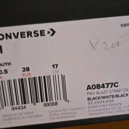 Converse shoes black size 28 like new