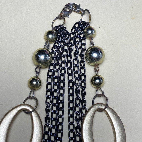 Quadruple necklace like new with three chain rows and beads