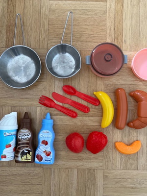 Children's kitchen set like new, pack