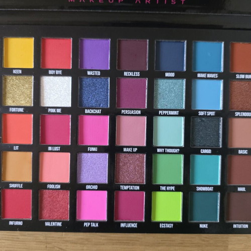 Carnival XL Pro Palette της bPerfect καινούργια με 40 αποχρώσεις σκιών