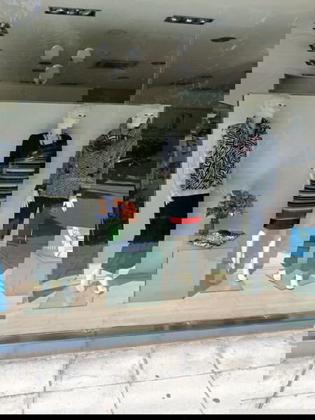 ΚΟΥΚΛΕΣ ΒΙΤΡΙΝΑΣ ΑΠΟ ΚΑΤΑΣΤΗΜΑ ΡΟΥΧΩΝ