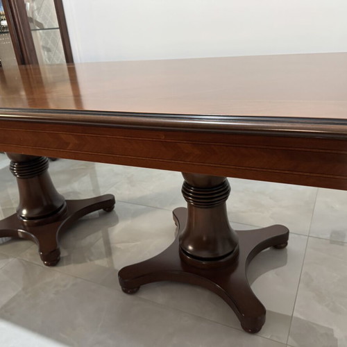 Italian dining table like new with herringbone veneer and walnut, 200x100 cm