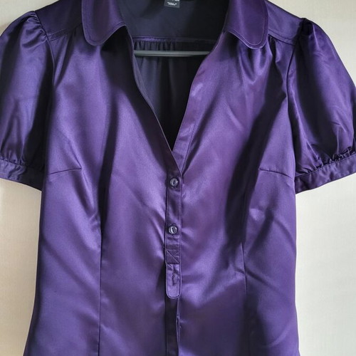 Purple satin shirt H&M with short balloon sleeves like new, size M