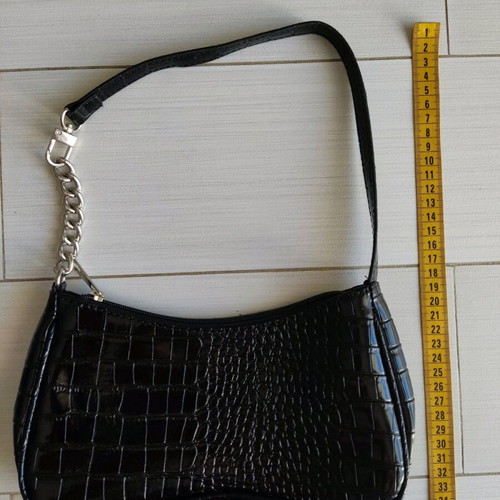 Black shoulder bag with chain like new
