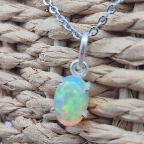 Ethiopian Opal Silver 925 Necklace new, 5 carat gemstone