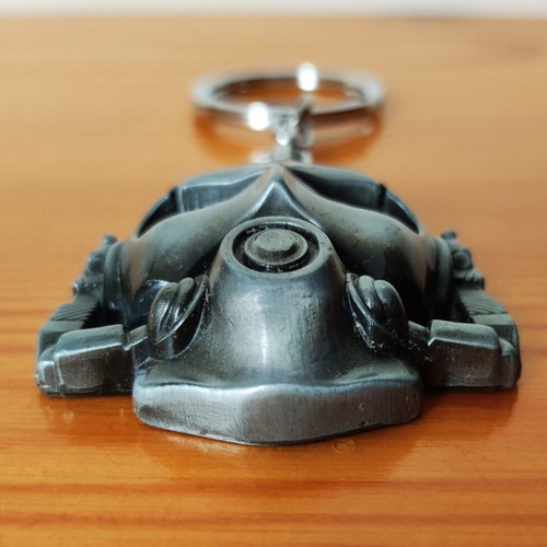 Ant-Man 2015 collectible 3D keychain Marvel new, red and silver