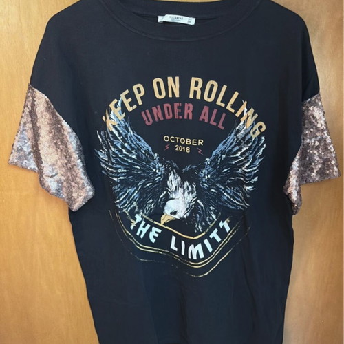 T-shirt with sequined sleeves Pull & Bear used, size S, black