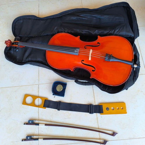 Stentor Student II 3/4 Cello used with case and bows