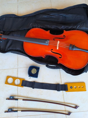 Stentor Student II 3/4 Cello used with case and bows
