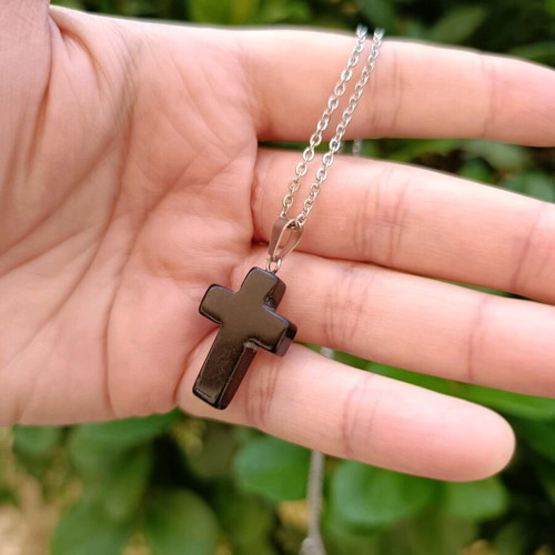 Unisex steel chain with black onyx cross – protection and style