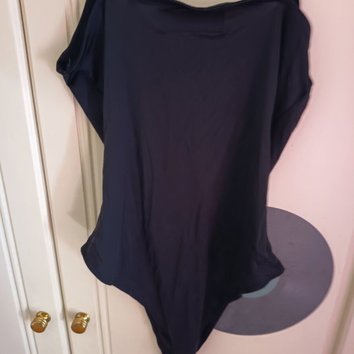 Pull & Bear set of two t-shirts and one bodysuit new, sizes XS and S, black and blue