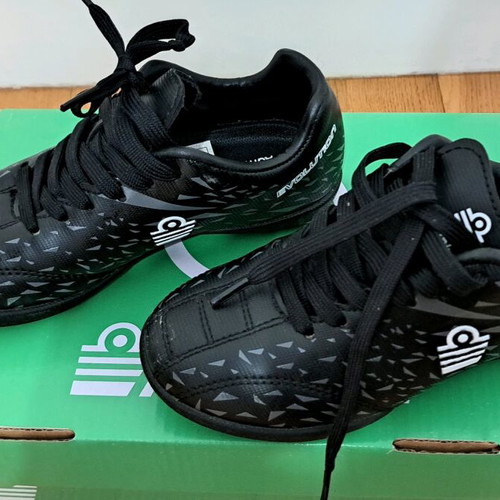 Admiral football shoes size 28 like new, black