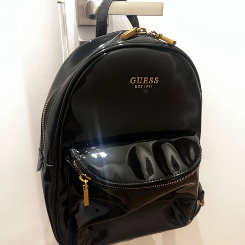 Guess shoulder bag black patent leather like new