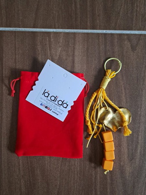 Bag charm la-di-da yellow with metal heart