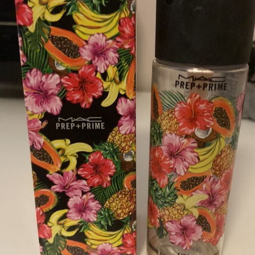 Mac setting spray collectible used, box only