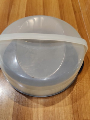 Transport container like new, plastic base with lid for cakes or tortes