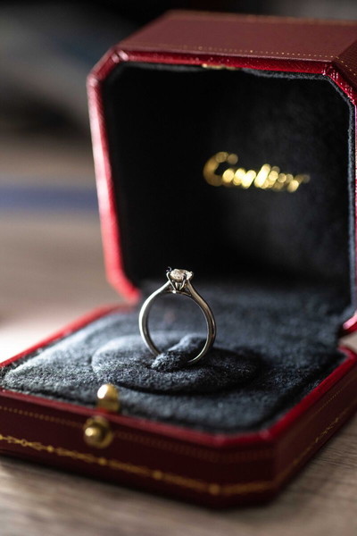 Cartier μονόπετρο με διαμάντι.
