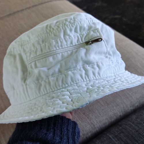 Women's white cotton hat with pockets used