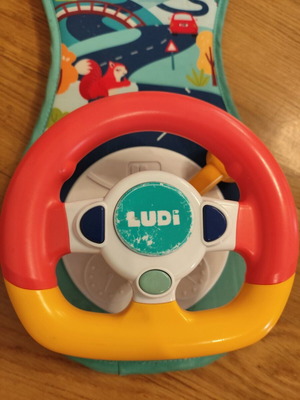 Ludi hanging car toy with mirror and steering wheel