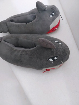 Children's slippers like new