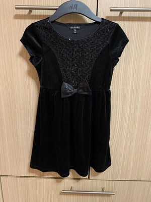 Βελούδινο φόρεμα κοριτσιού 6 ετών, άριστη κατάσταση, μαύρο