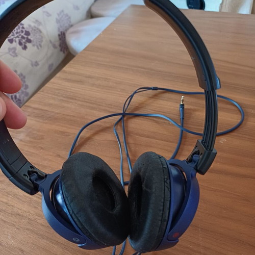Sony headphones wired, like new
