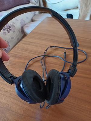 Sony headphones wired, like new