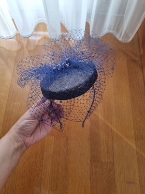 Hair Fascinator blue rouille like new
