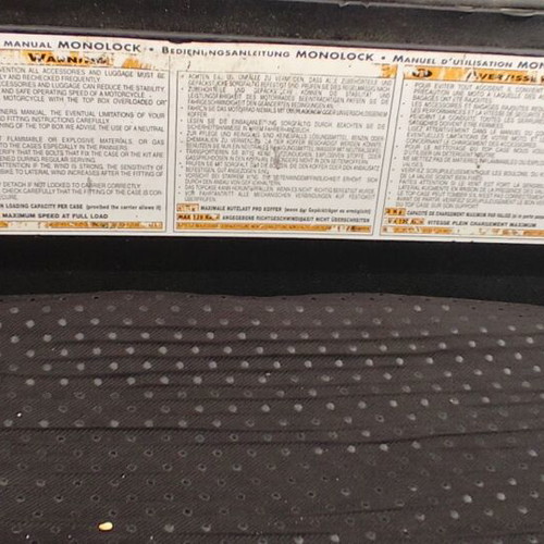 Givi E340 Vision Monolock Motorcycle Top Case like new, 34lt, black
