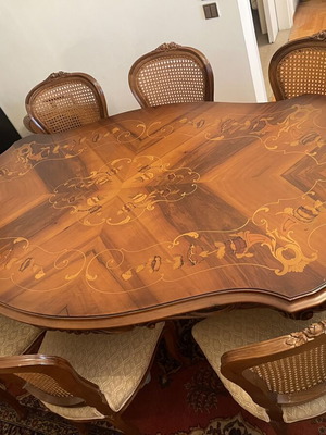 Classic Italian Marquetry Dining Table with 6 Chairs like new