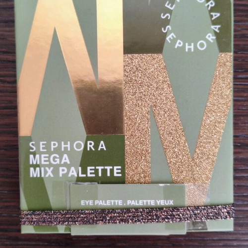 Sephora Mega Mix Palette eye shadows like new