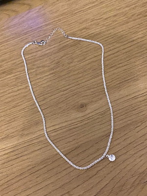 Silver necklace like new