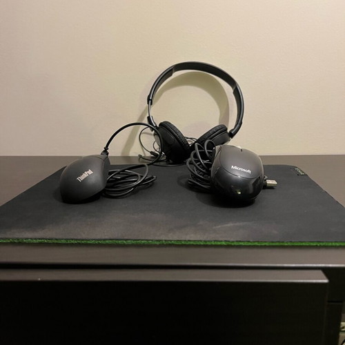 Razer mousepad set with 2 USB mice Lenovo and Microsoft, Sony headphones used