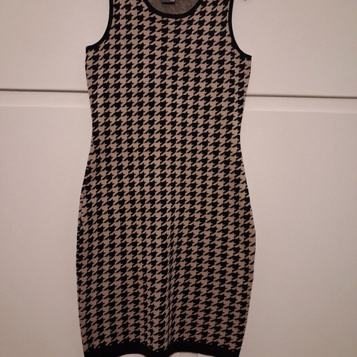 Knee-length dress like new, size S, black and beige