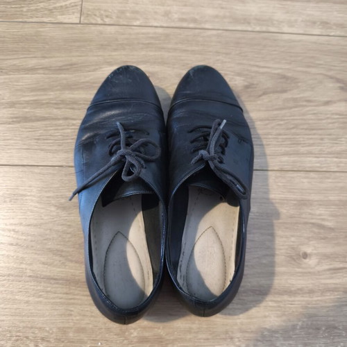 Clarks leather oxfords size 39 used, black