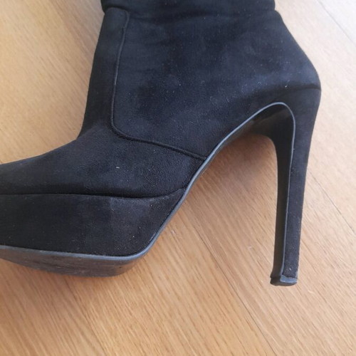 Over the knee boots size 39 like new, black with platform