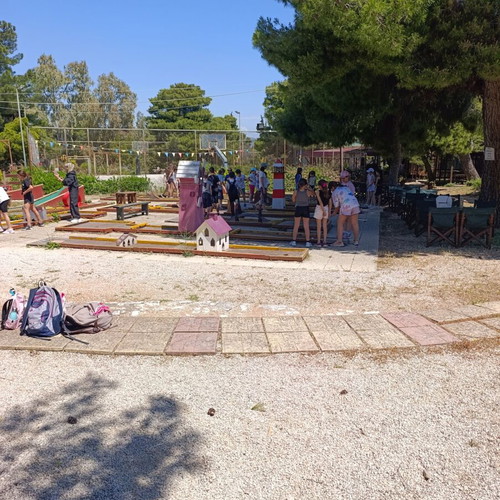 Mini Golf Outdoor Course with 18 Tracks and Equipment