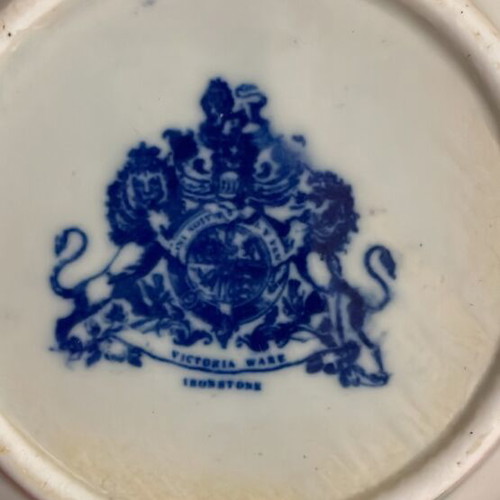 Ceramic plate blue ink with London scene and stamp