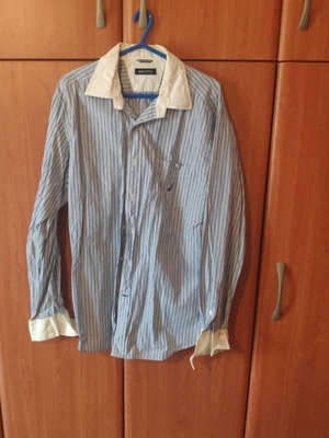 Nautica men's shirt size L like new, white and blue