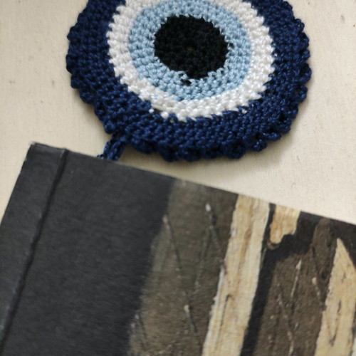 Handmade knitted bookmark new