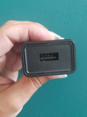 Charger head like new, without USB cable