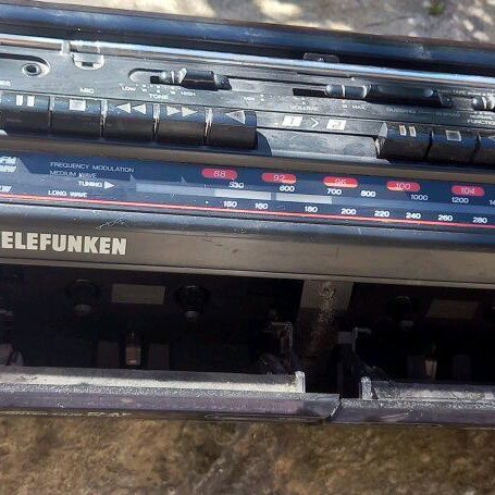 Vintage radio cassette like new