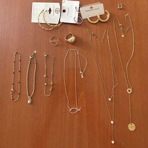 Stainless steel gold-tone jewelry set, 11 pieces