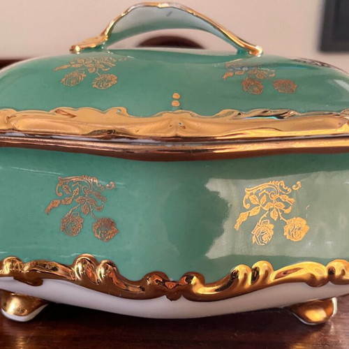 Antique jewelry box like new, Venetian green with baroque gold leaves