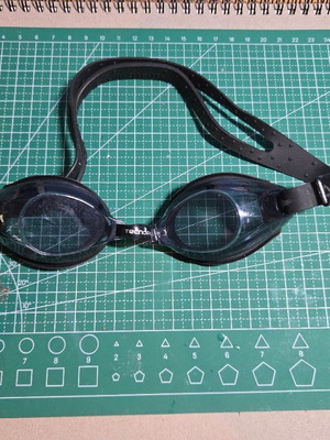 Tecnopro swimming goggles black with adjustable strap like new