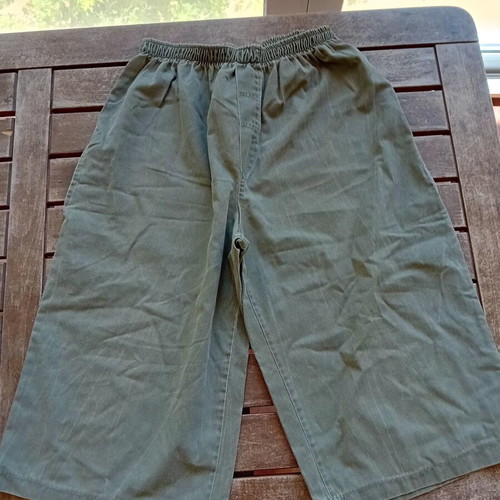 New Cotton Planet Bermuda shorts like new, elastic waist, khaki and brown, size M