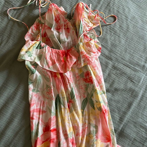 Maxi dress floral like new, size Small, strap details