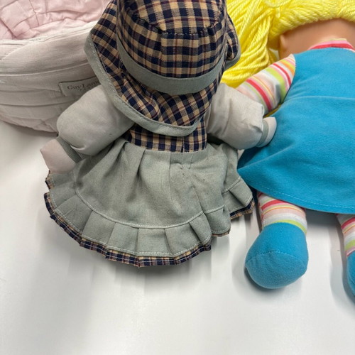 Dolls like new, set of 2 with basket