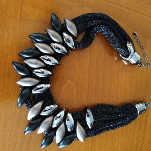 Necklace like new, lightweight black matte and bronze matte
