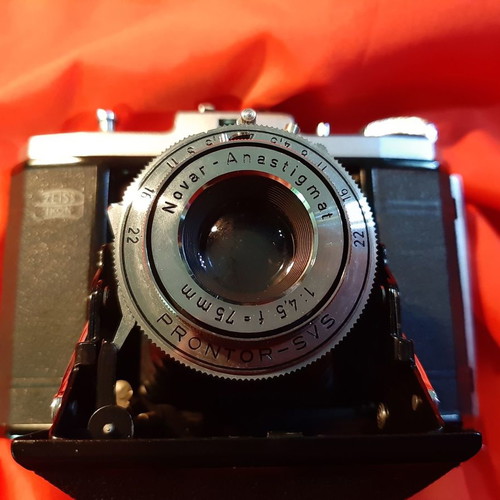 Vintage Zeiss Ikon Nettar folding camera used